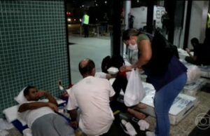 Algemas em deportados dos EUA são 'praxe', mas só durante o voo, diz PF