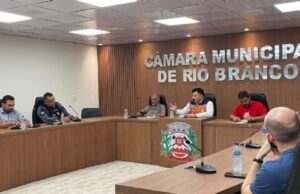 Governo de MT e prefeituras definem açُes emergenciais para socorrer vيtimas das chuvas em Rio Branco e Salto do Céu :: Notيcias de MT