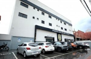 08:45 –
Com foco em combate às facções criminosas, Polícia Civil promove mudanças em delegacias ; veja nomes