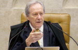 Lewandowski ordena retirada de algemas de deportados dos EUA