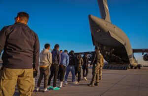 EUA prendem 538 imigrantes e fazem primeiras deportaأ§أµes apأ³s decretos de Trump, diz Casa Branca | Mundo