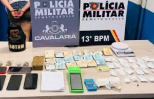 10:18 –
Polícia prende membros de facção criminosa com 54 cestas básicas, drogas e mais de R$ 18 mil