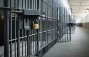 Homem é preso por invasão de domicílio e tentativa de estupro contra ex-namorada