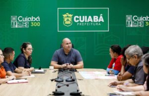 Prefeito e vice dialogam com representantes da população em situação de rua