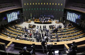 Congresso aprova fundo eleitoral de R$ 4,9 bi para 2026