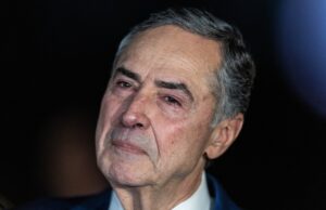 Barroso pede sessأ£o extraordinأ،ria para julgar descriminalizaأ§أ£o do aborto