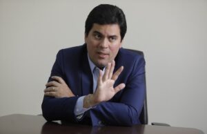 Ministro do Esporte decide permanecer no governo Lula e أ© punido, diz Ciro Nogueira