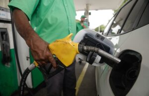 Petrobras reduz preأ§o da gasolina na refinaria em 4,9%