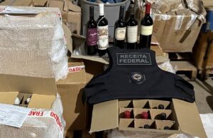 Receita apreende R$ 60 mil em vinhos premium e eletrônicos em MT