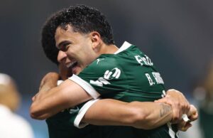 Palmeiras goleia Juventude e assume liderança isolada do Brasileirão
