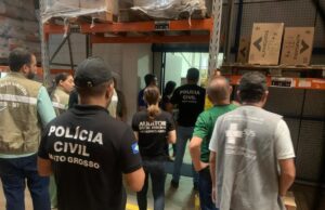 Polícia dá “batida” em distribuidora e apreende 7 mil whiskies
