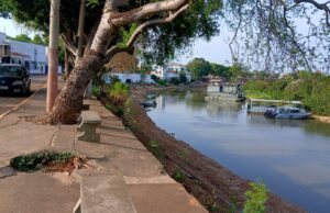 Construção da Orla de Cáceres impulsiona saída de embarcações e levanta debate climático