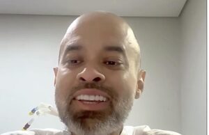 Humorista “Xômano que mora logo ali” recebe alta e revela luta contra câncer
