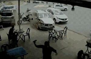 Pneu estoura, carro perde controle e invade sorveteria; veja o vídeo