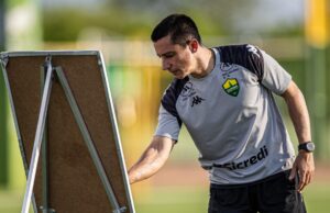 Eduardo Barros lamenta falhas, fala em reação e vê chance de retorno de Safira no Cuiabá