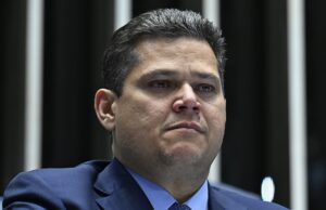 Alcolumbre cancela sessأ£o do Congresso que analisaria vetos do licenciamento ambiental | Polأtica