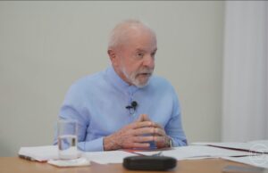 Em conversa com Trump, Lula pede o fim das tarifas e das sanأ§أµes contra autoridades brasileiras