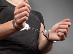 Jovem ligada a facção criminosa é presa por tráfico de drogas