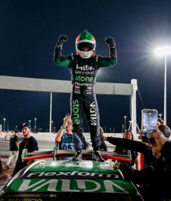 Pista iluminada do Autódromo de Mato Grosso conquista campeão da Stock Car em noite histórica