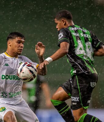 Cuiabá e América empatam em duelo recheado de chuva pela série B do Brasileirão